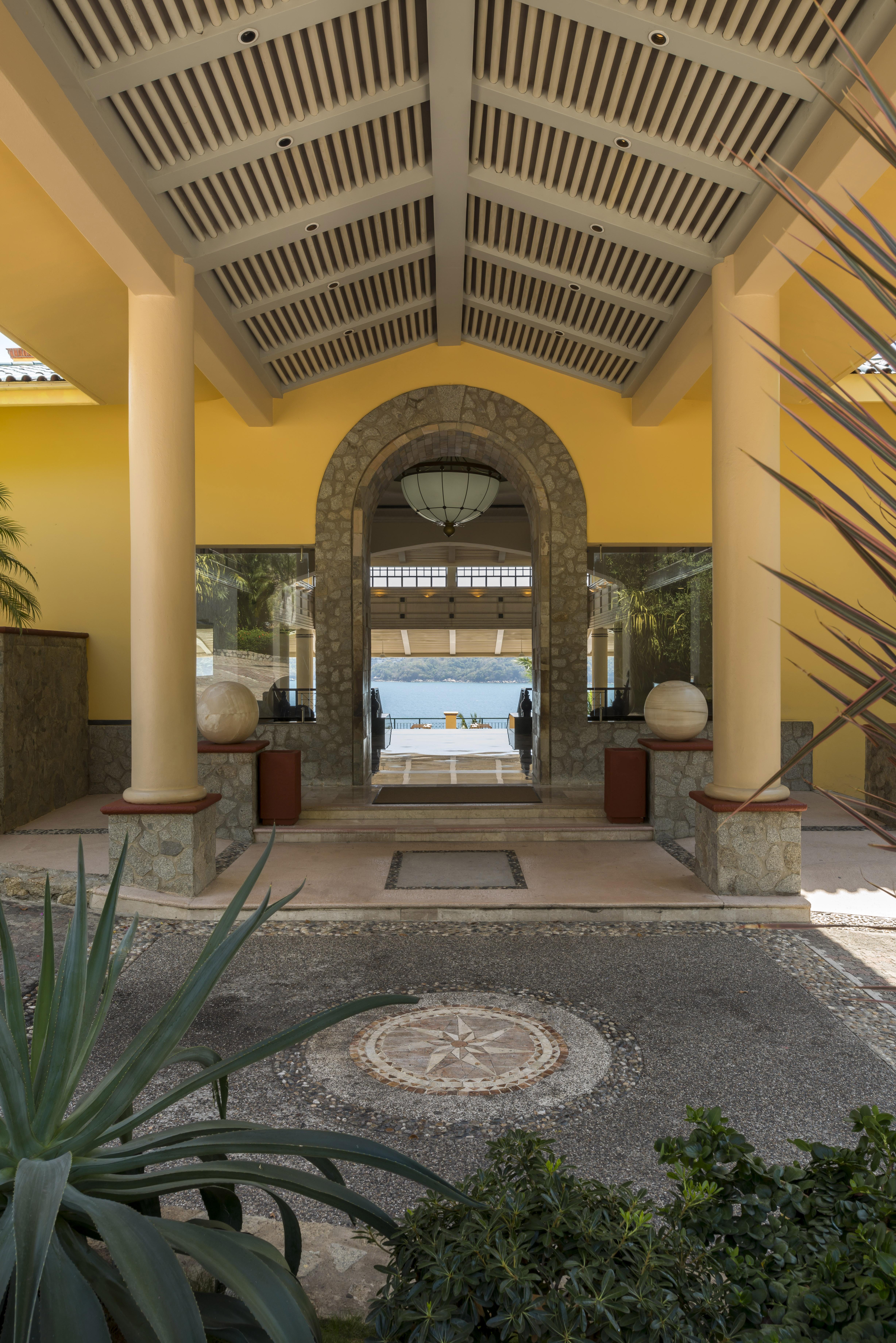 Camino Real Acapulco Diamante Hotel Exterior foto Entrance to the hotel