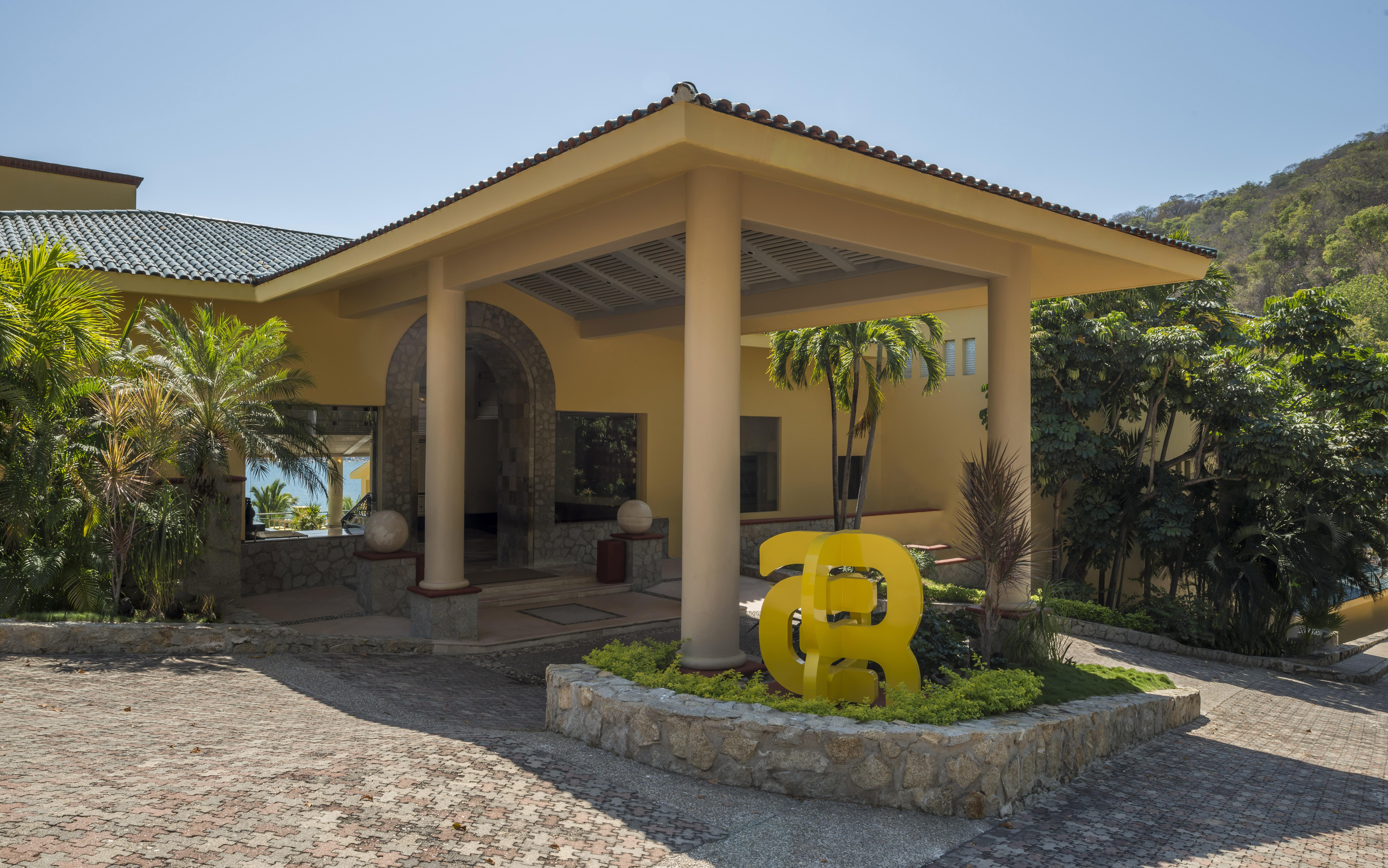 Camino Real Acapulco Diamante Hotel Exterior foto Entrance to the hotel