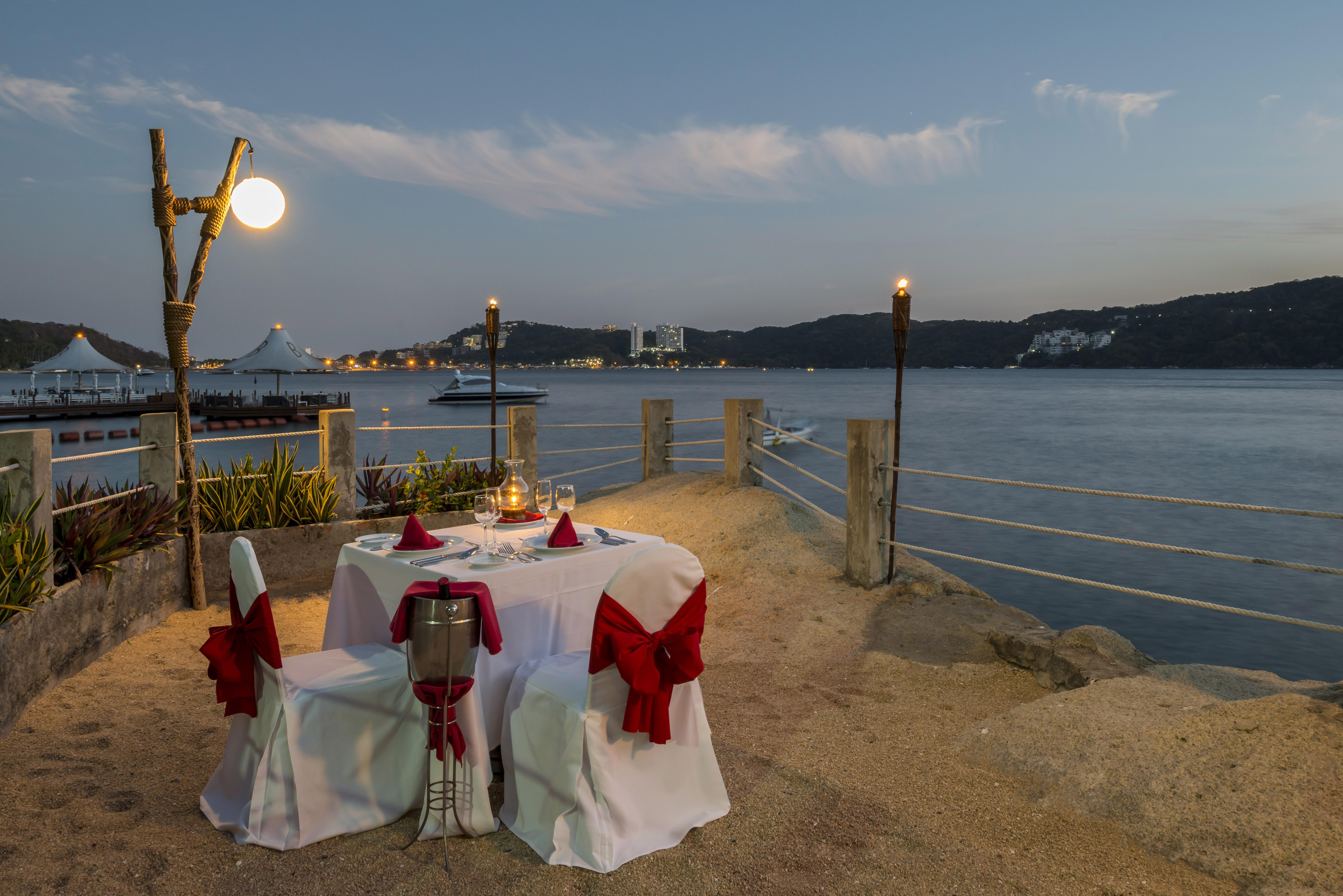 Camino Real Acapulco Diamante Hotel Exterior foto A restaurant in Acapulco