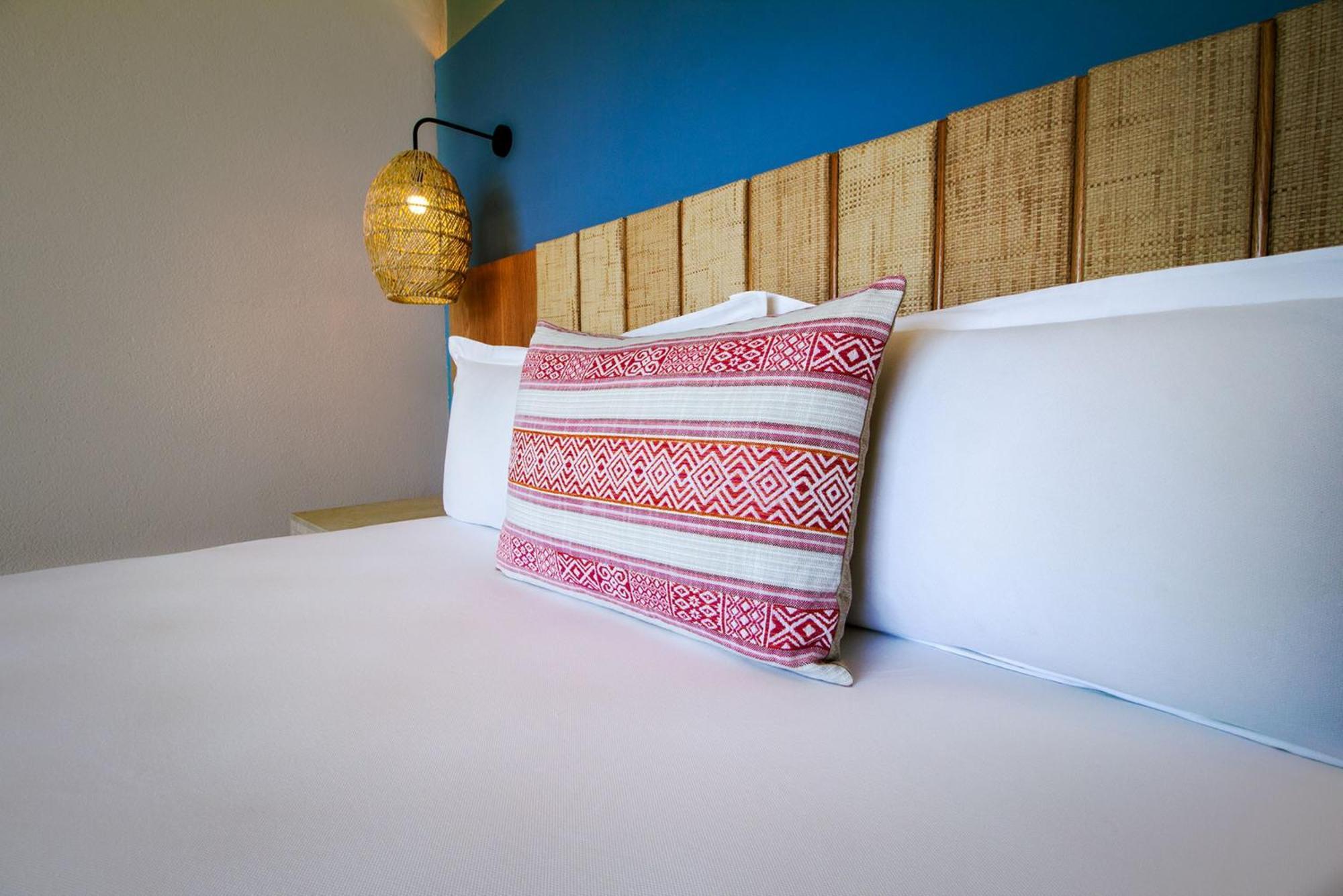Camino Real Acapulco Diamante Hotel Exterior foto A throw pillow